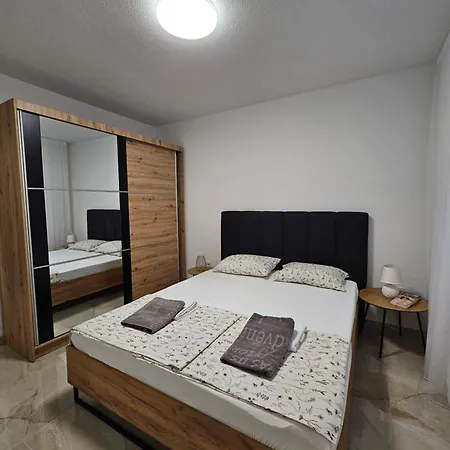 Devet Rijeka Lägenhet