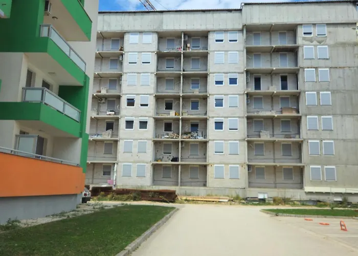 Devet Rijeka * Sanski Most